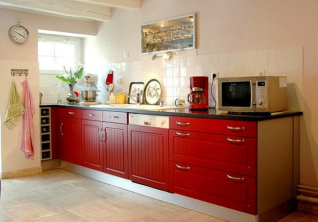 polymere rouge carmin dessus granit noir (1).JPG